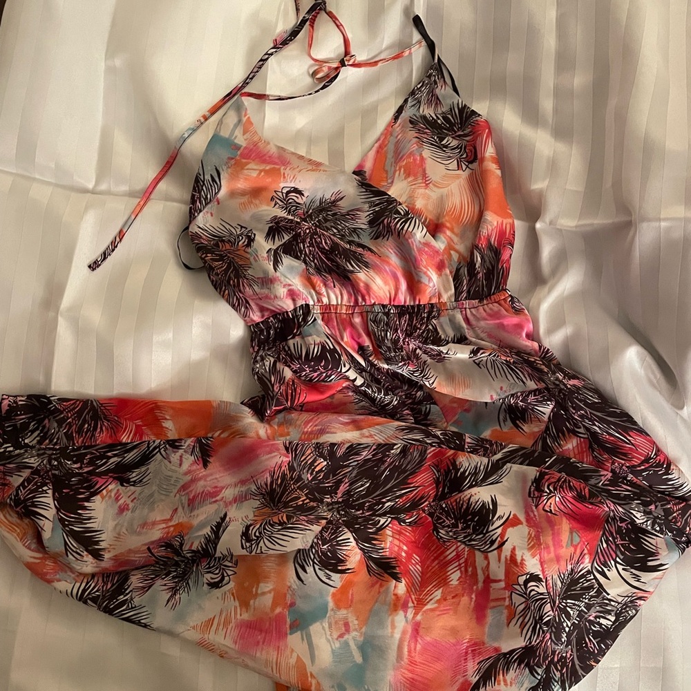 Gorgeous tropical print jumpsuit!! In perfect condition.
